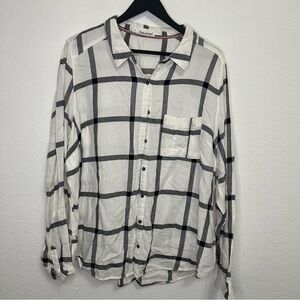 Maurices Black & White Windowpane Plaid Button-Up Shirt Size 2